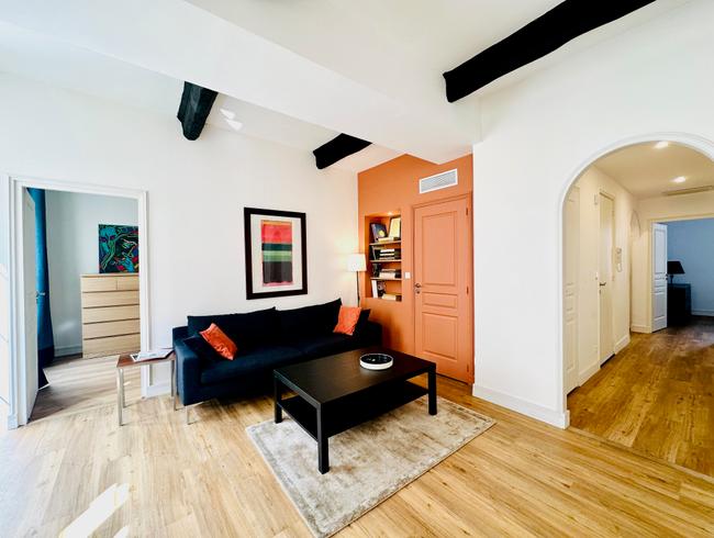 Modern 3-Bedroom Apartment in Cannes Near Palais