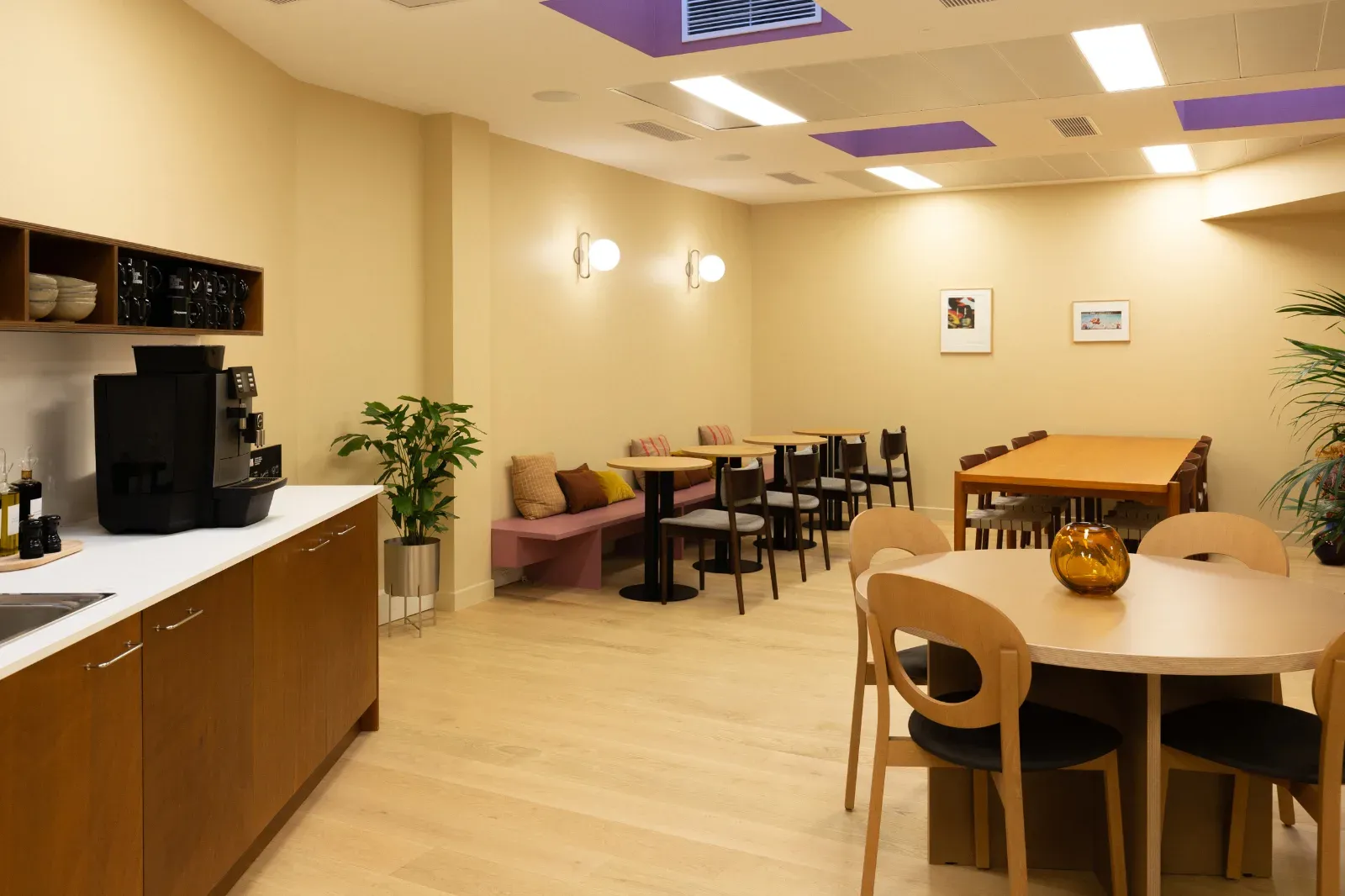 Modern 100 m² workspace