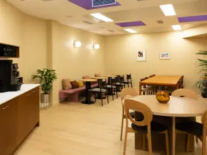 Modern 100 m² workspace