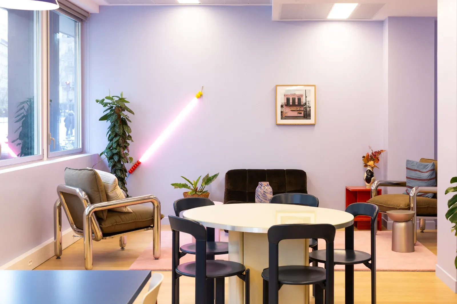 Modern 100 m² workspace