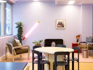 Modern 100 m² workspace