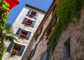 Authentic chateau in the heart of medieval Saint-Paul de Vence