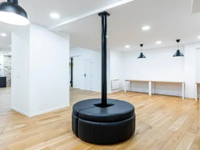 Flexible Commercial Space in Le Marais for Events & Business