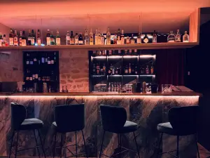Restaurant et bar à cocktail