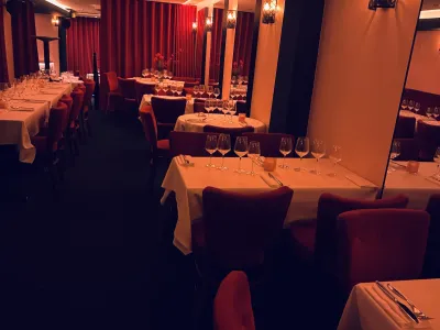 Restaurant and cocktail bar