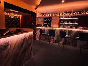 Restaurant et bar à cocktail