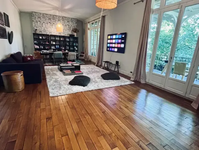 Maison atypique de 450 m² au cœur de 1500 m² de verdure