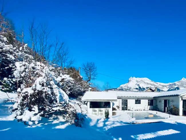 Single-storey Chalet at the foot of the slopes
