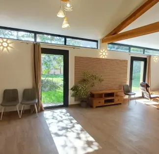 Spacious Reception & Meeting Room in Renovated Farmhouse