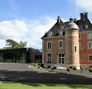 Un petit écrin de verdure entièrement équipé pour vos événements !