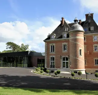 Un petit écrin de verdure entièrement équipé pour vos événements !