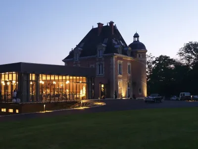 A small, fully-equipped green setting for your events!