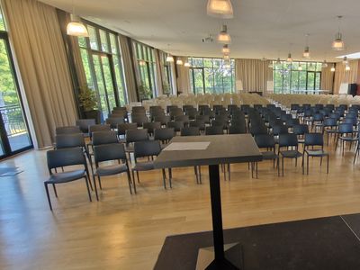 Espace événementiel spacieux avec terrasse près de Paris | Jusqu'à 600 invités