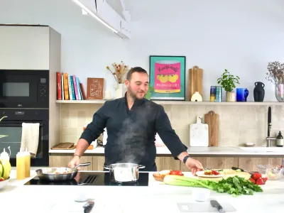 60m² Studio Kitchen - L'Atelier Parfait pour Créateurs & Chefs