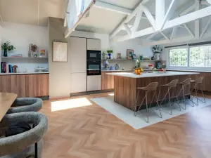 60m² Studio Kitchen - L'Atelier Parfait pour Créateurs & Chefs