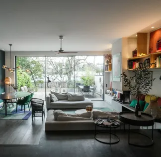 Unique location for our villa on the Seine, 10 minutes from Paris