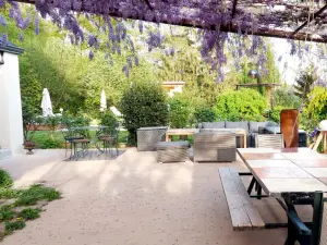 Authentique Pavillon de Chasse à Chardonnay pour Événements & Vacances