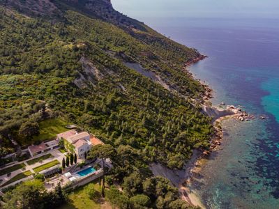 Stunning domain in Cassis