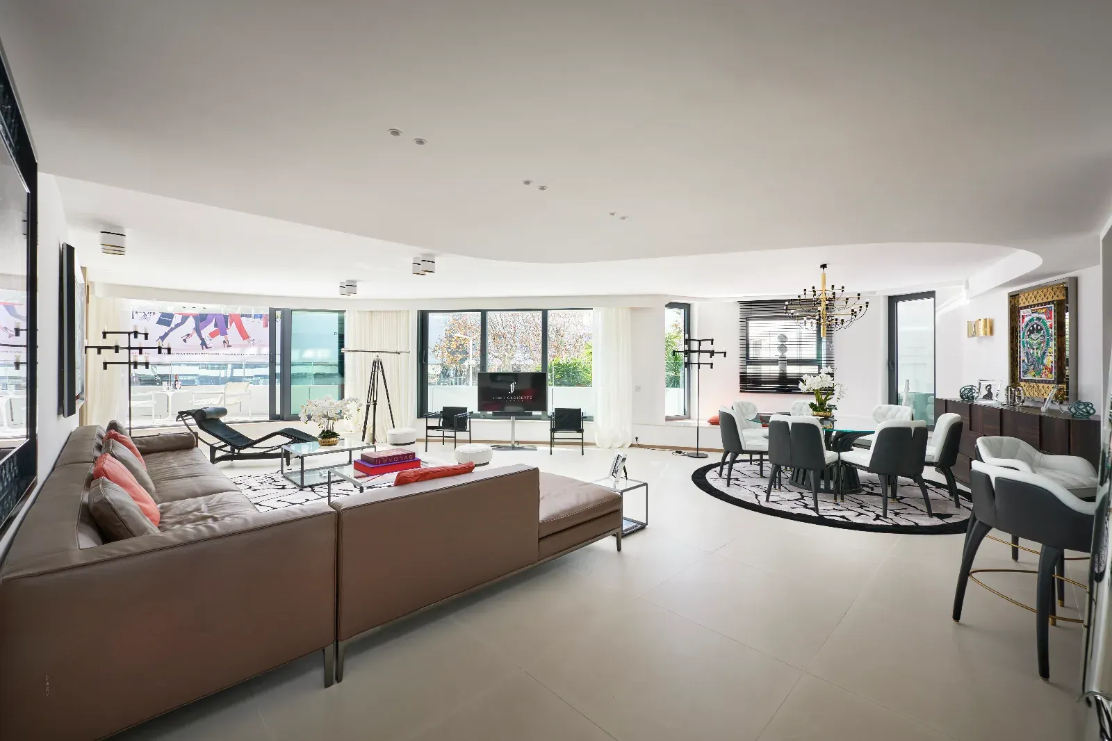 Elegant Cannes Apartment with Terrace & Palais Views