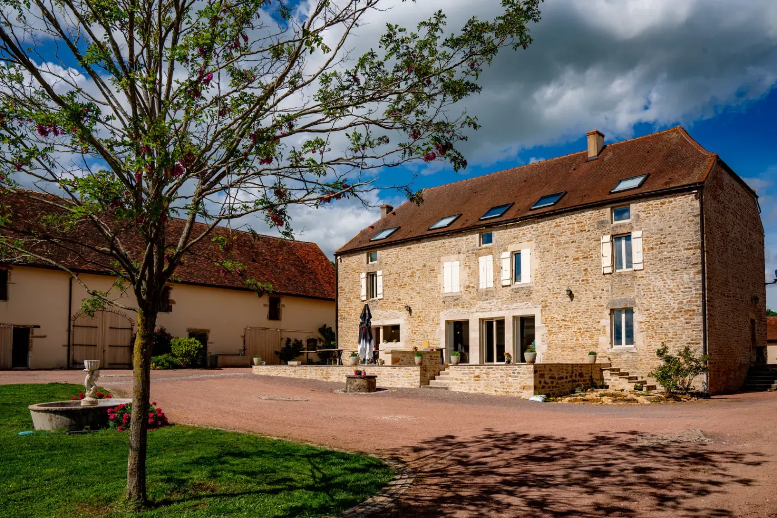 Domaine rustique isolé en Bourgogne