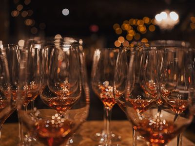 Unusual tavern with show decors