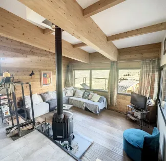 Alpine Venue with Panoramic Lake Views and Terrace