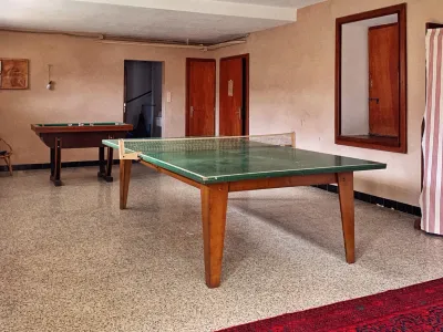 Vintage architect-designed chalet facing the Mont Blanc chain