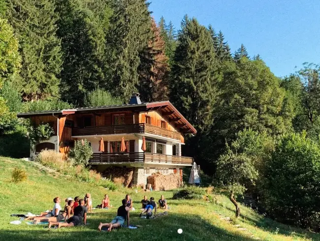 Vintage architect-designed chalet facing the Mont Blanc chain