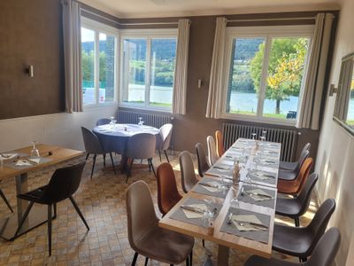 Hotel-restaurant by the water