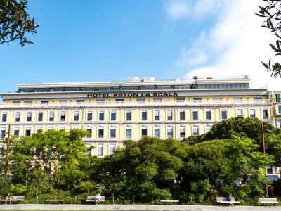 Panoramic reception room 238 m²