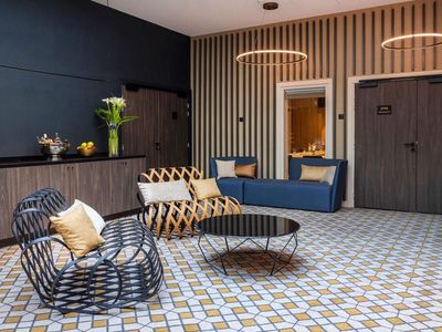 Plenary room for up to 200 people