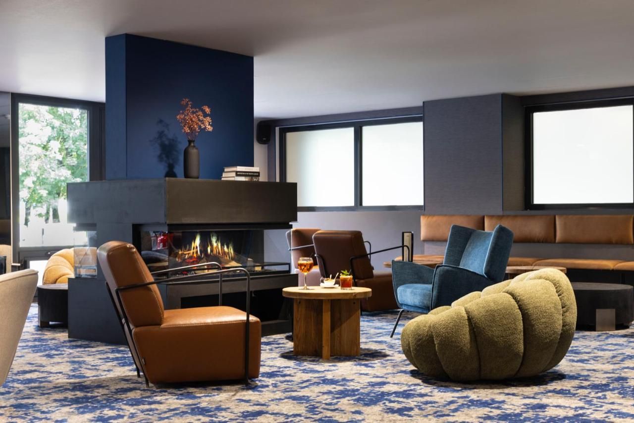 Hotel with Lake Views and 8 Seminar Rooms in Divonne-les-Bains