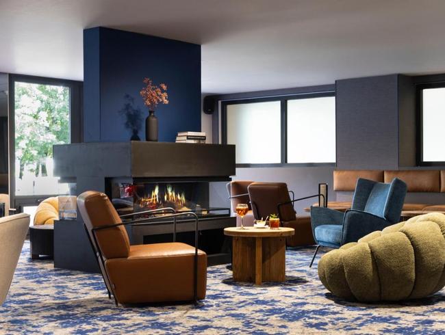 Hotel with Lake Views and 8 Seminar Rooms in Divonne-les-Bains