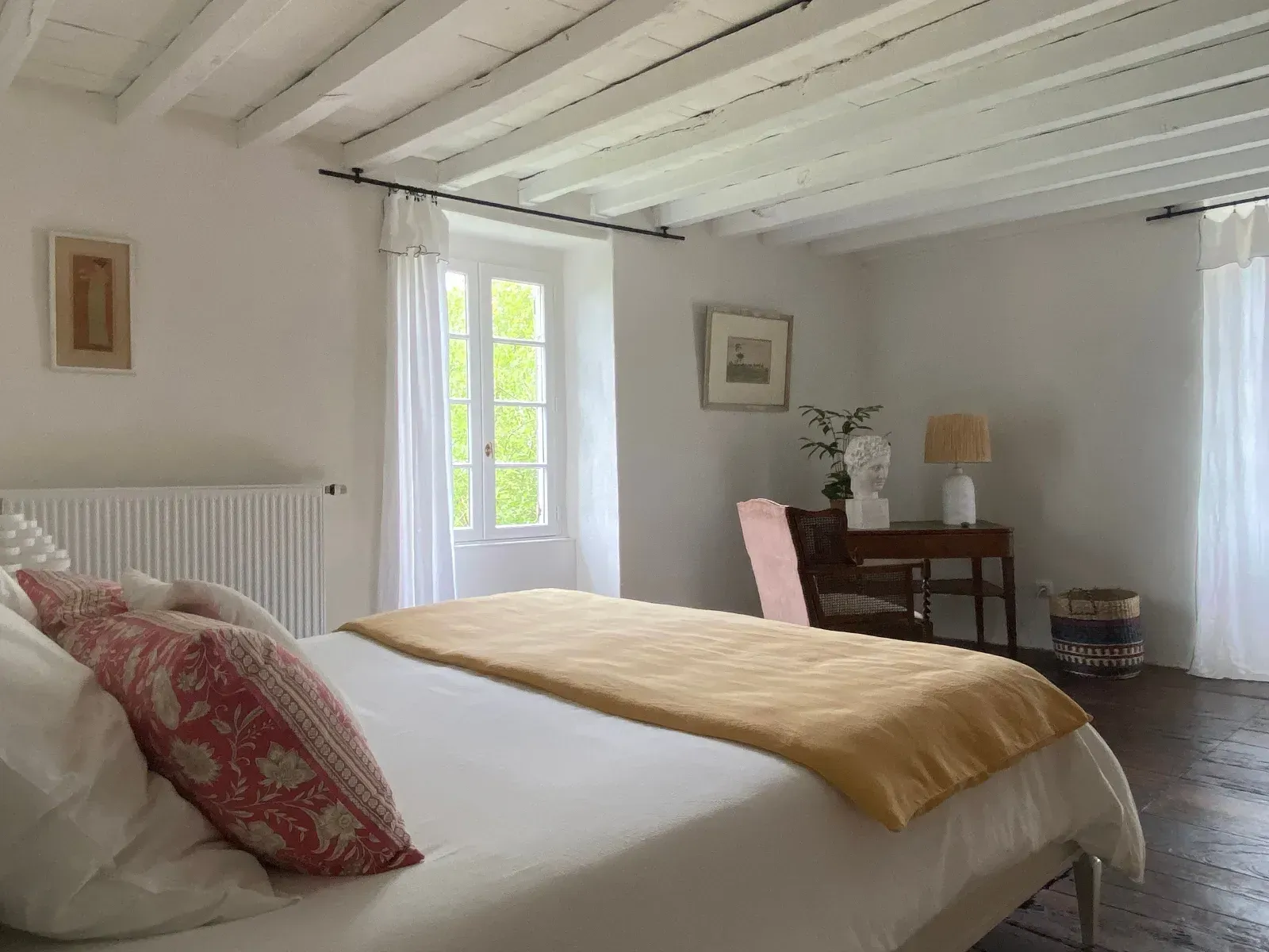 Property with a unique view of the Pyrenees.
