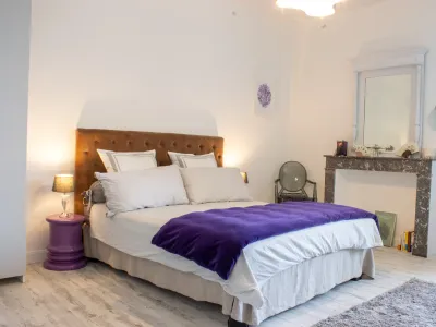 Beautiful House with Terrace, Garden & Pool for Events in Hiersac