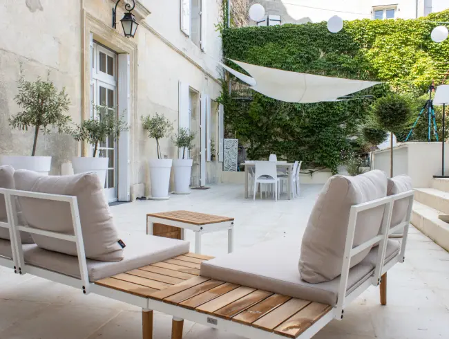 Belle Maison avec Terrasse, Jardin et Piscine pour Événements à Hiersac