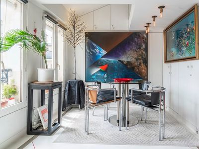 Bright, soundproofed "pocket" loft