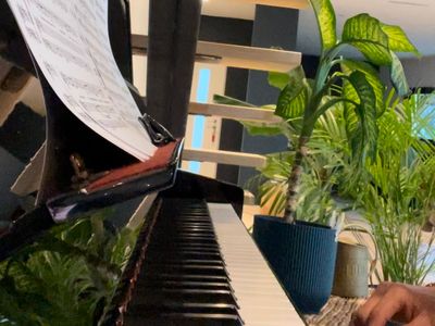 200m² contemporary house 5 minutes' walk from the village