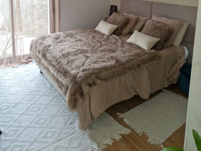 200m² contemporary house 5 minutes' walk from the village