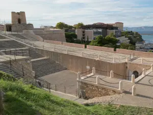 Monument historique avec vue panoramique à Marseille
