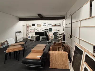 Art gallery for privatisation