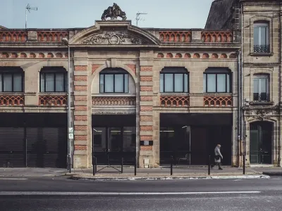 Art gallery for privatisation