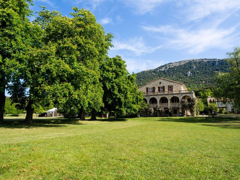 Estate in the heart of nature with sea views