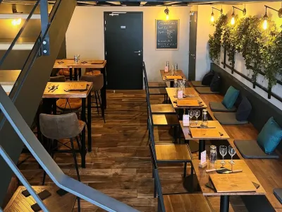 Bar/ Restaurant authentique et atypique