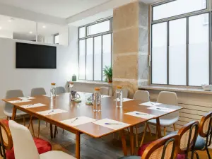 Loft baigné de lumière au cœur du Marais