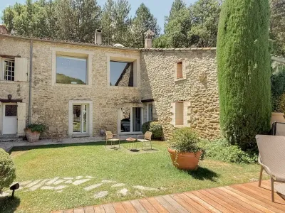 Provençal Bastide with Pool & Spa in Forcalquier