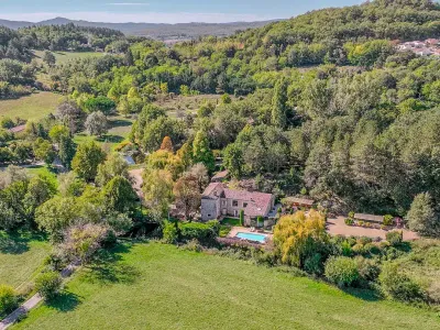 Provençal Bastide with Pool & Spa in Forcalquier