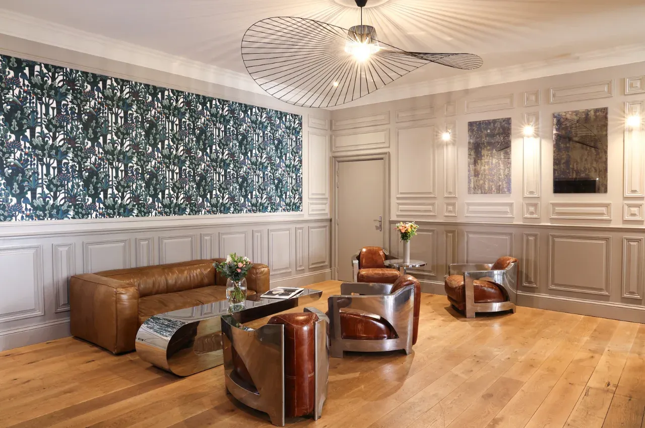 A 5-star hotel lounge for your meetings and events