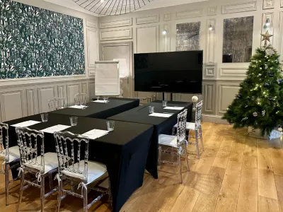 A 5-star hotel lounge for your meetings and events