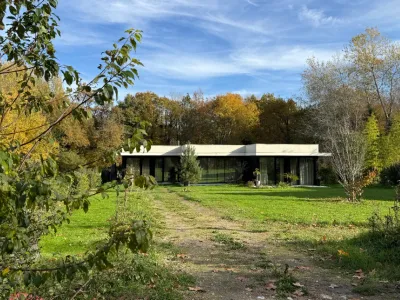 Architect-designed house with spectacular forest views